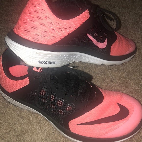 Nike Shoes - Nike Running Shoes